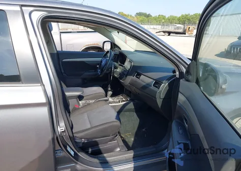 2018 Mitsubishi Outlander Se z USA, uszkodzony, nr VIN JA4AD3A34JJ003217